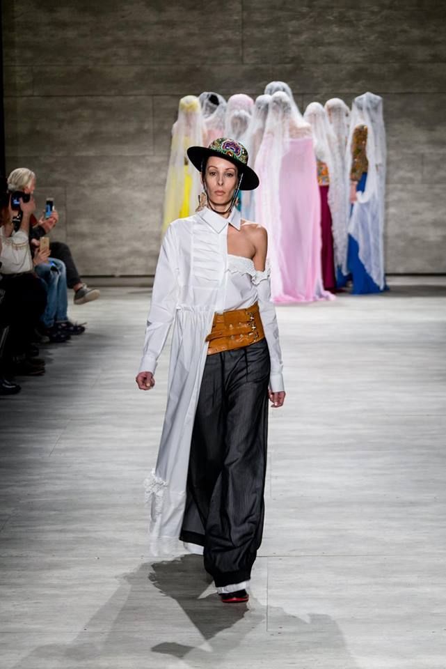 Dorin Negrău, designerul rom&acirc;n care a &icirc;mbrăcat-o pe Alessandra Ambrosio
