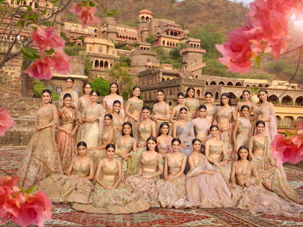 Dilemă pentru juriul concursului Miss India 2019. Finalistele arată aproape la fel. Care e explicația