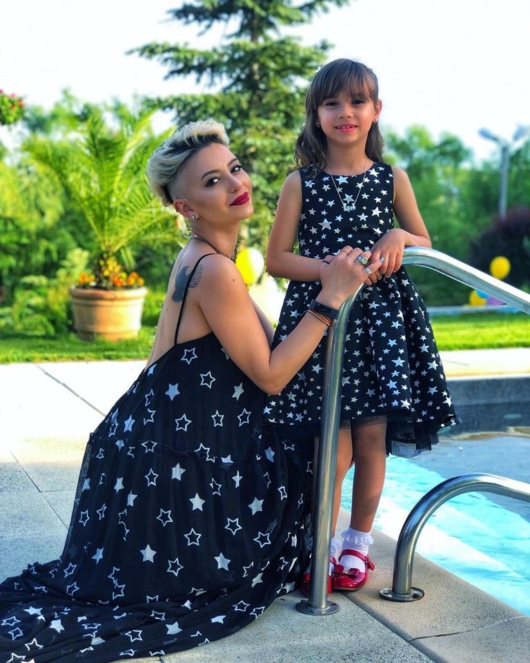 C&acirc;t de mare a crescut fiica Giuliei Anghelescu. Antonia este o domnișoară &icirc;n toată firea