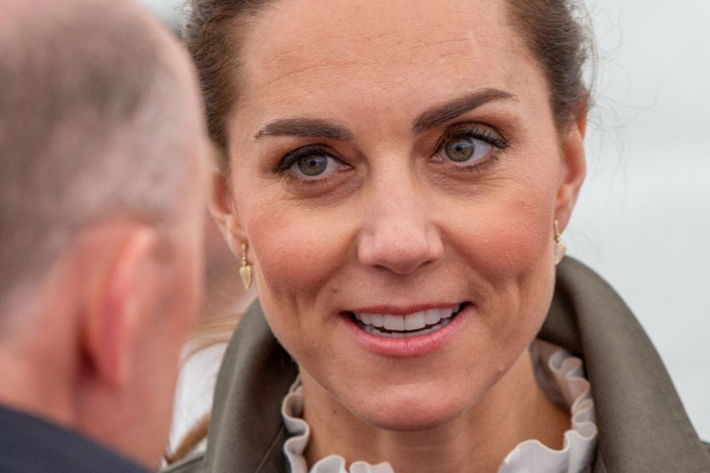 Răspunsul lui Kate Middleton c&acirc;nd o fetiță a &icirc;ntrebat-o de ce nu poartă &rdquo;rochia prințesei Elsa&rdquo;
