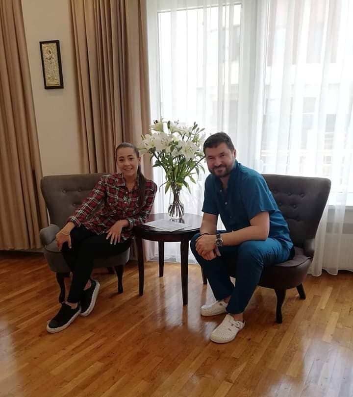 Cum o ajută psihoterapia pe Nicole Cherry! De ce face artista kinetoterapie!