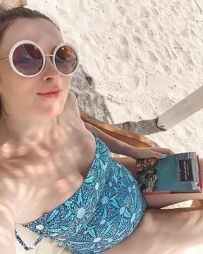 Regina telenovelelor rom&acirc;nești, Diana Dumitrescu, &icirc;n costum de baie &icirc;n a 8-a lună de sarcină&nbsp;