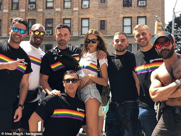 Singură și disponibilă. Irina Shayk &icirc;ntr-o ținută care a atras toate privirile &icirc;n New York