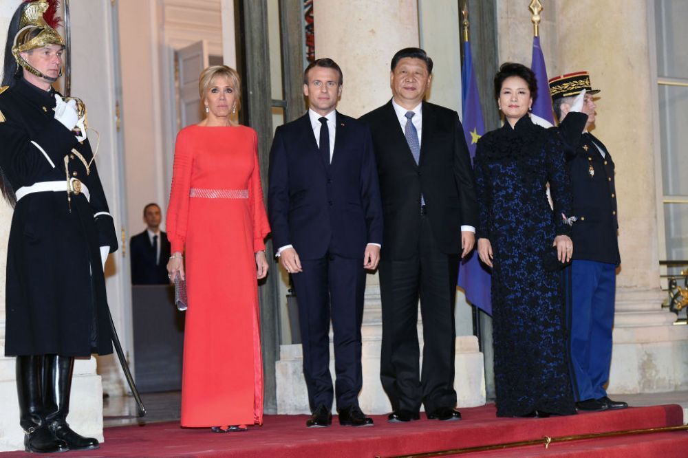 Are 66 de ani, dar forma fizică a unei adolescente. Aparițiile cu care Brigitte Macron și-a uimit fanii