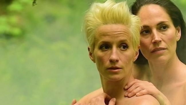 Cuplul de lesbiene care l-a &icirc;nfuriat pe președintele SUA, Donald Trump