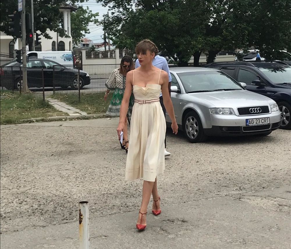 FOTO Cum s-a &icirc;mbrăcat soția lui Radu Mazăre la nunta din penitenciar