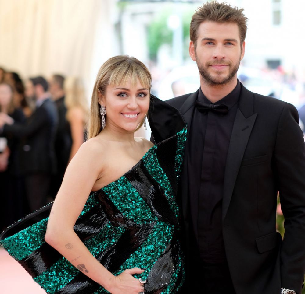 &bdquo;Poți spune multe despre mine, dar nu că sunt o mincinoasă&rdquo;. Cum răspunde Miley Cyrus acuzațiilor de infidelitate