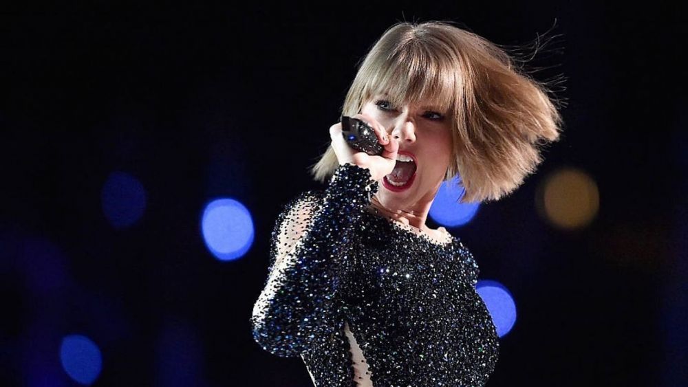 Taylor Swift are camere video care o urmăresc la orice eveniment public. De ce se &icirc;nt&acirc;mplă asta