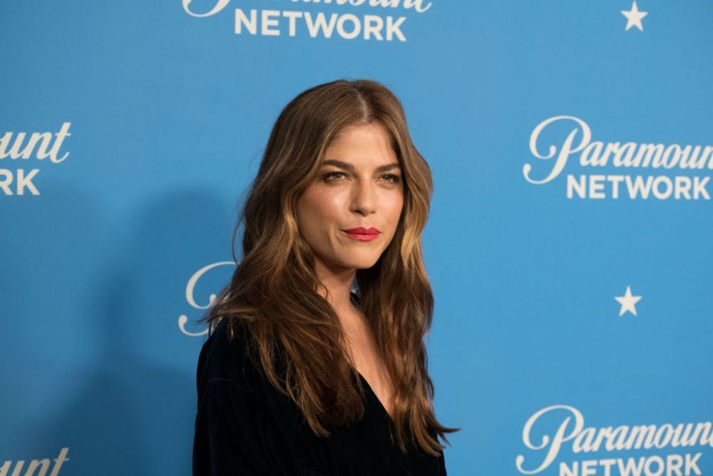 Selma Blair nu cedează &icirc;n fața afecțiunii de care suferă. Cum au surprins-o paparazzi