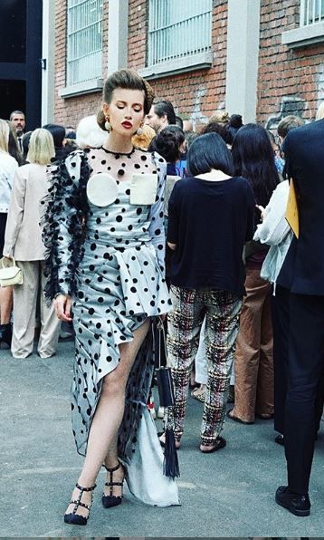 Iulia Albu, la Săptăm&acirc;na Modei de la Milano: Facem un Fashion Police Show &icirc;n Italia? De ce nu?