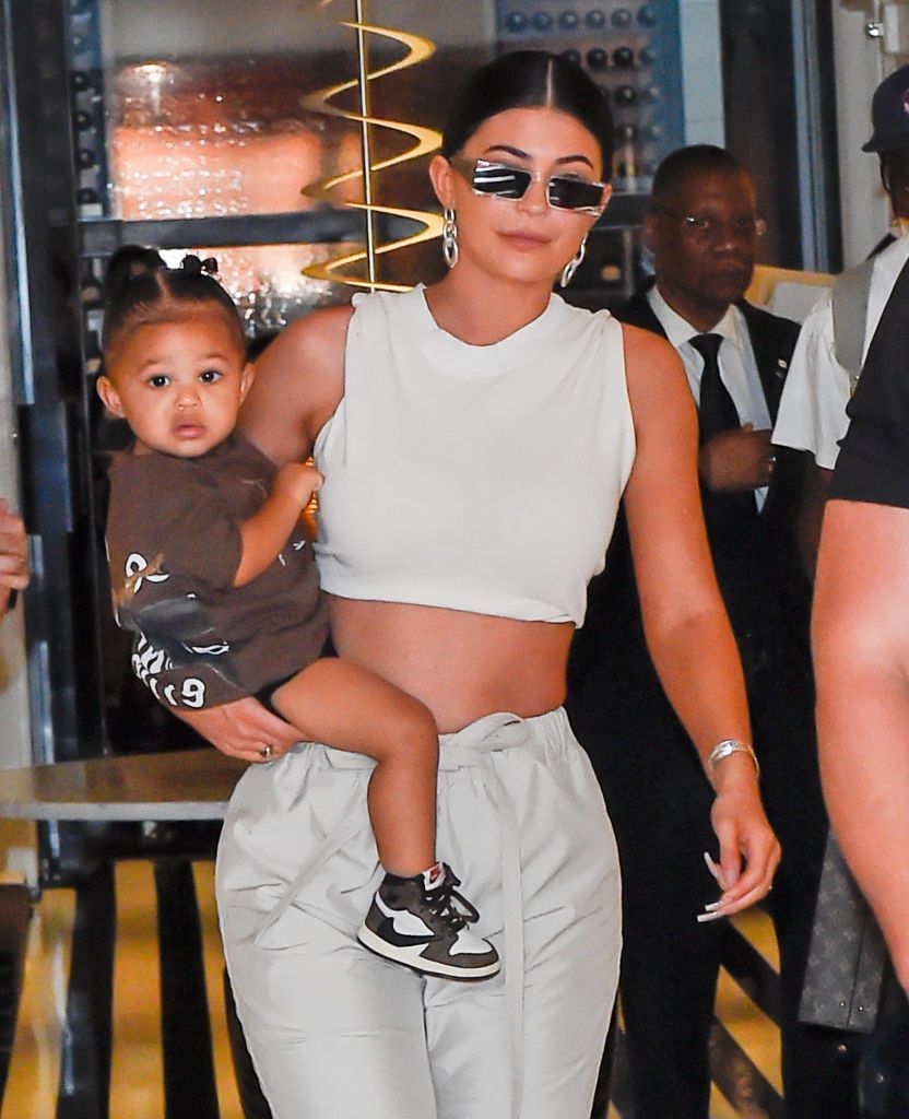 Kylie Jenner s-a despărțit de Travis Scott la nici o lună de c&acirc;nd susținea că fac un cuplu perfect