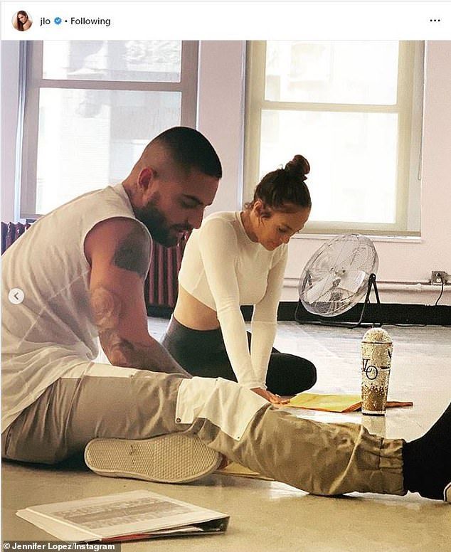 Cea mai sexy colaborare a anului. Jennifer Lopez, surprinsă alături de Maluma