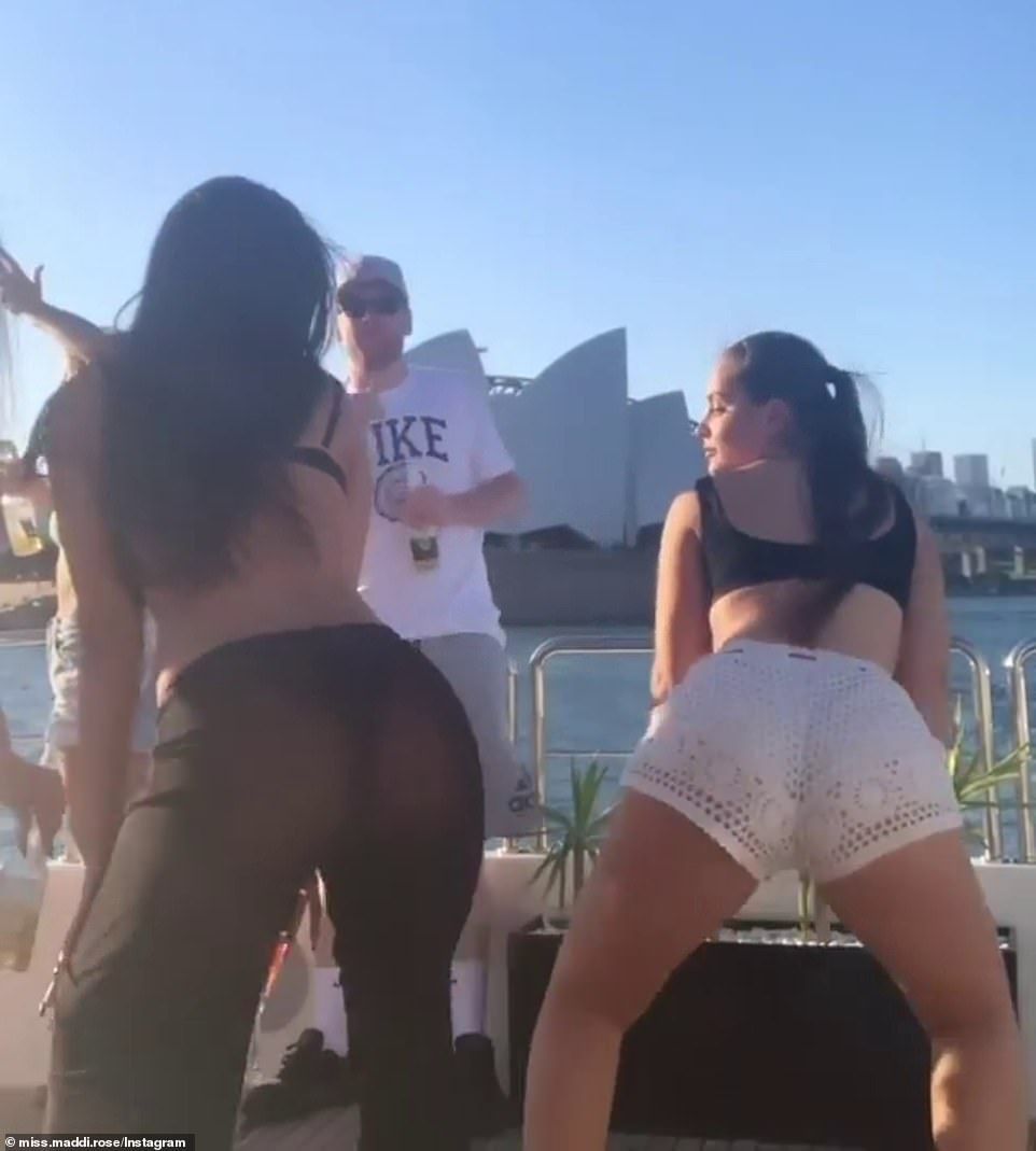 Un rapper celebru s-a &icirc;mbarcat pe yacht alături de o armată de femei sexy. Ce au surprins paparazzii