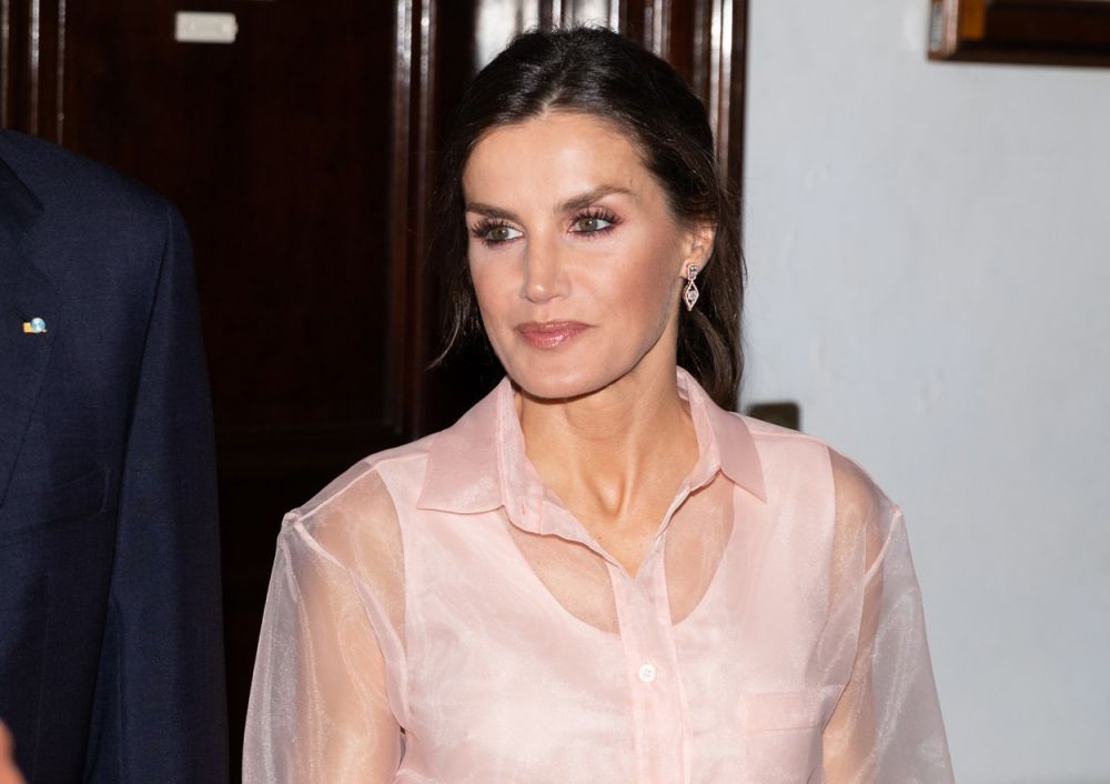 Regina Letizia și-a surprins fanii cu un nou look. Noua coafură o &icirc;ntinerește cu zece ani