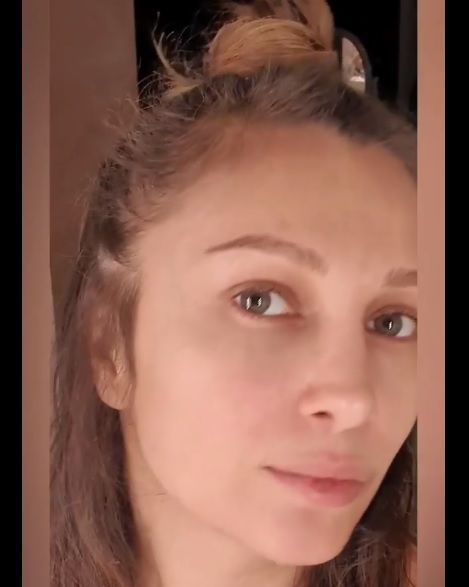 Lora, fără machiaj pe rețelele de socializare! Iată cum s-a filmat artista