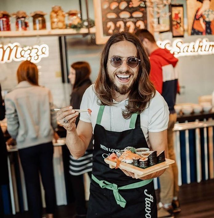Chef Foa, de nerecunoscut la patru ani de c&acirc;nd nu mai este jurat MasterChef: are barbă și părul lung