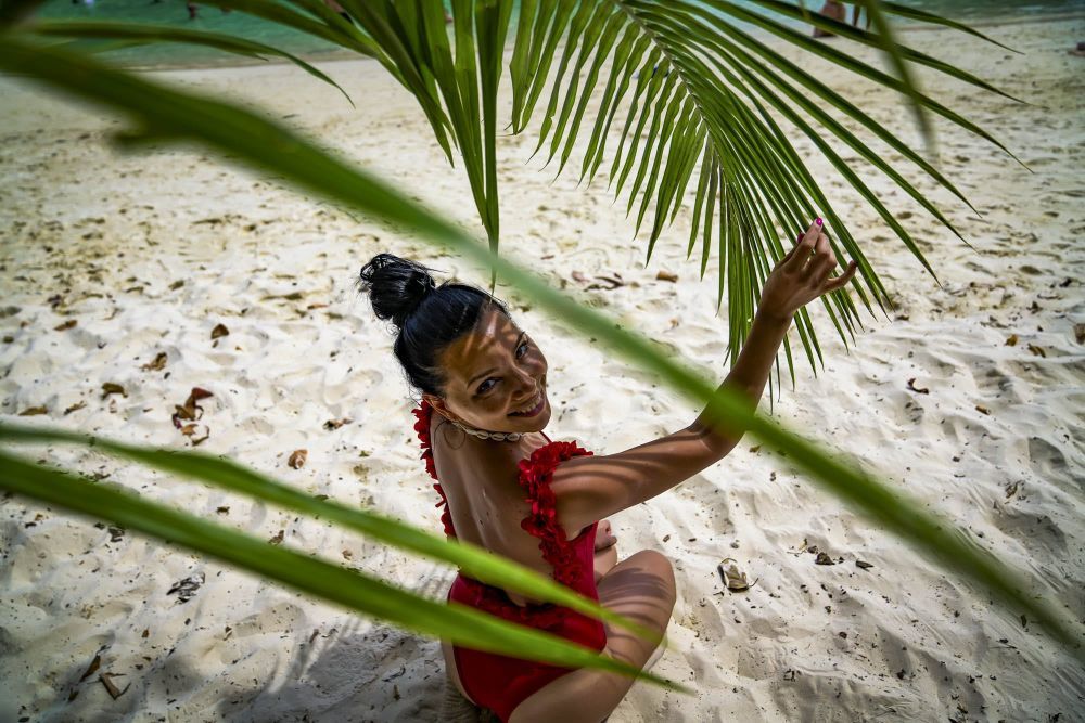 Corina Caragea, vacanță cu picanterii &icirc;n Thailanda: &bdquo;Mai avea puțin și &icirc;mi lega picioarele după g&acirc;t&rdquo;