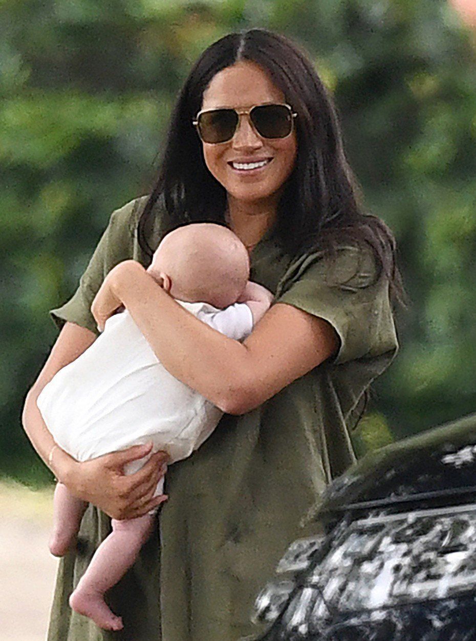 Meghan Markle le-a &icirc;nfuriat din nou pe mămicile din lumea &icirc;ntreagă. Ce i-a &ldquo;făcut&rdquo; micuțului Archie