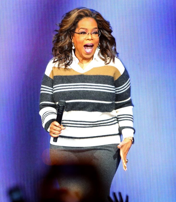 Ce bine arată Oprah la aproape 66 de ani. C&acirc;te operații estetice a făcut