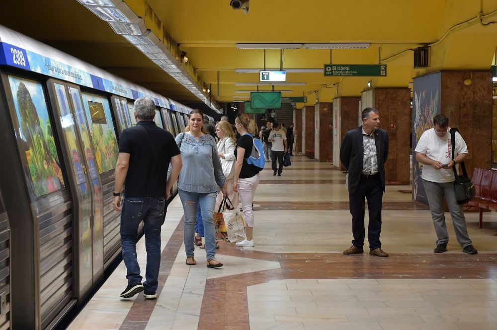 Metrorex, mesaj pentru persoanele care merg cu metroul: &bdquo;Se va efectua un program suplimentar de dezinfecţie&rdquo;