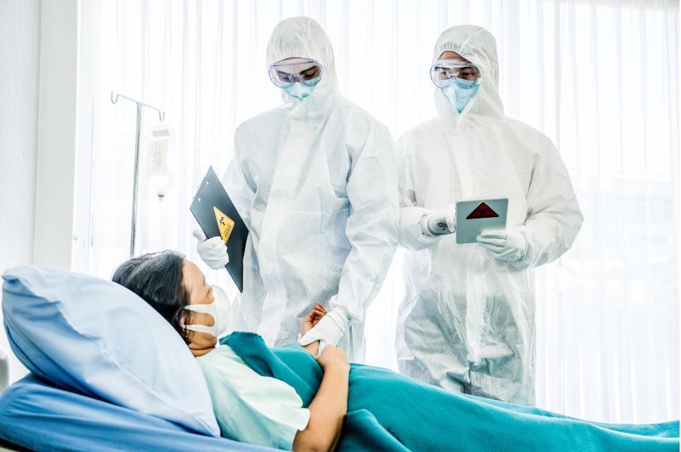 Un medic rom&acirc;n care a avut COVID-19 descrie exact prin ce a trecut! Cum explică totul ca doctor și pacient &icirc;n același timp