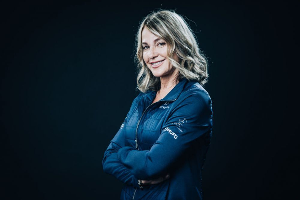 Vrei un mesaj de felicitare de la Nadia Comăneci, de ziua ta? Te costă 50 de dolari