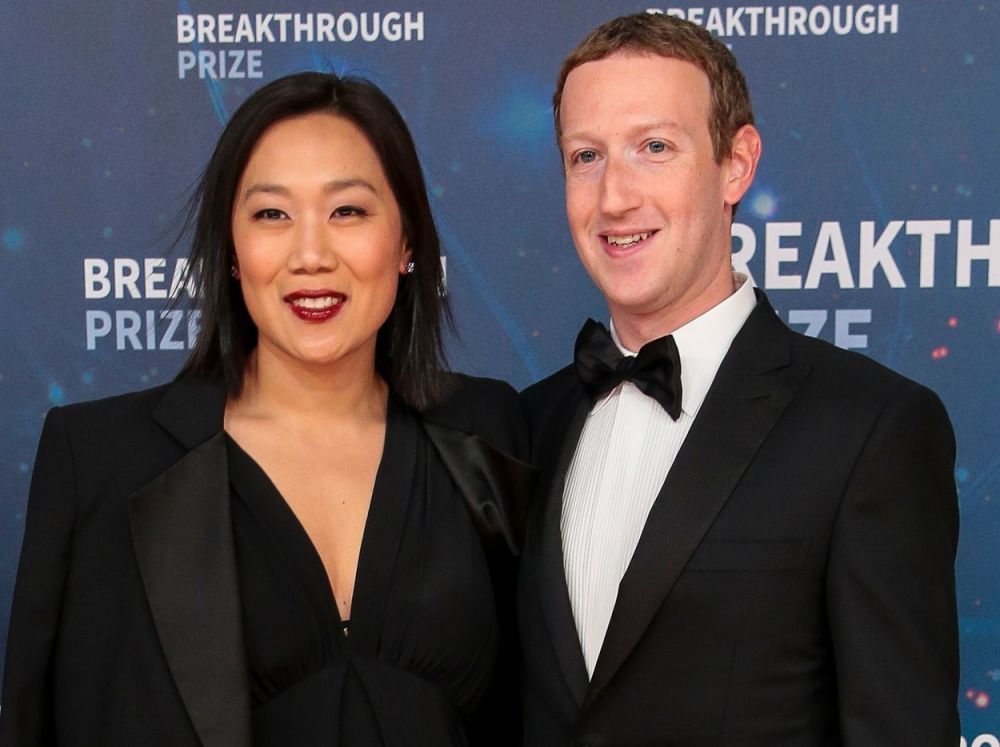 Au făcut &icirc;nconjurul internetului. Fotografiile cu Mark Zuckerberg pe care toată lumea vrea să le vadă