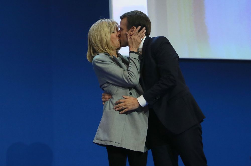 Brigitte Macron, spectaculoasă &icirc;n costum de baie la 67 de ani. Cum au surprins-o paparazzi