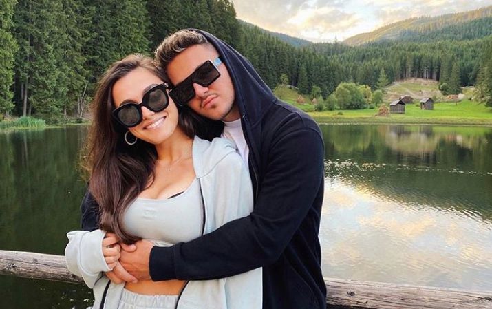 Alexia Eram, poză frumoasă de familie. Fiica Andreei Esca a &icirc;mplinit 20 de ani și a avut alături cei mai importanți oameni