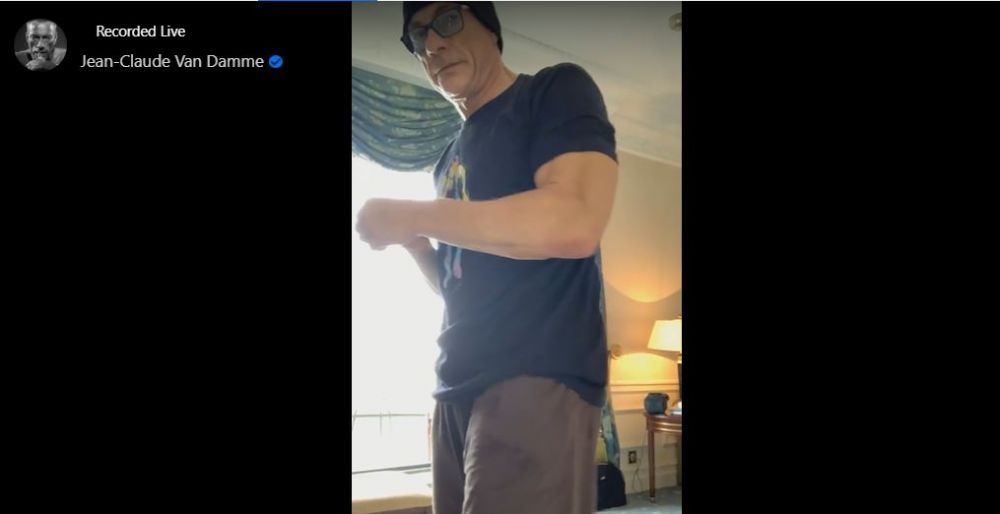 Jean-Claude Van Damme &icirc;și etalează talentul de dansator, pe o piesă rom&acirc;nească celebră!