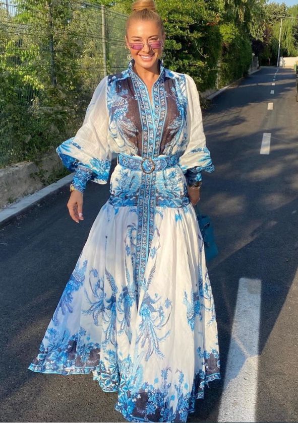 Anamaria Prodan, apariție de senzație &icirc;n costum de baie. Cum s-a pozat sexy impresara