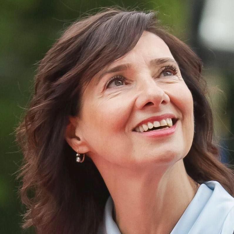 Carmen Iohannis &icirc;mplinește 60 de ani! Șase lucruri pe care nu le știai despre Prima Doamnă a Rom&acirc;niei