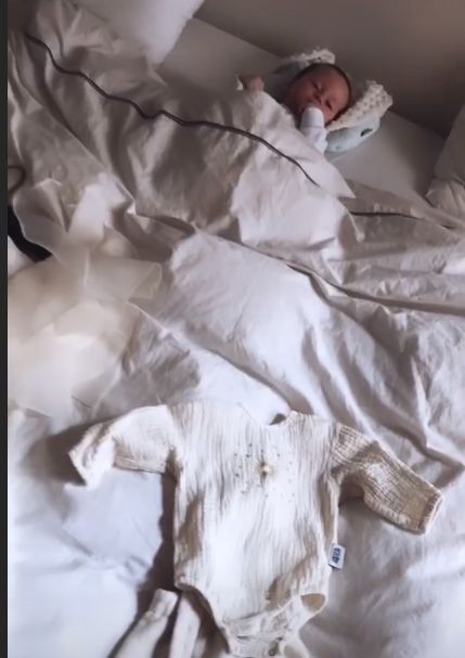 Lili Sandu și Silviu Țolu și-au creștinat băiețelul! Cum s-a &icirc;mbrăcat vedeta la botez