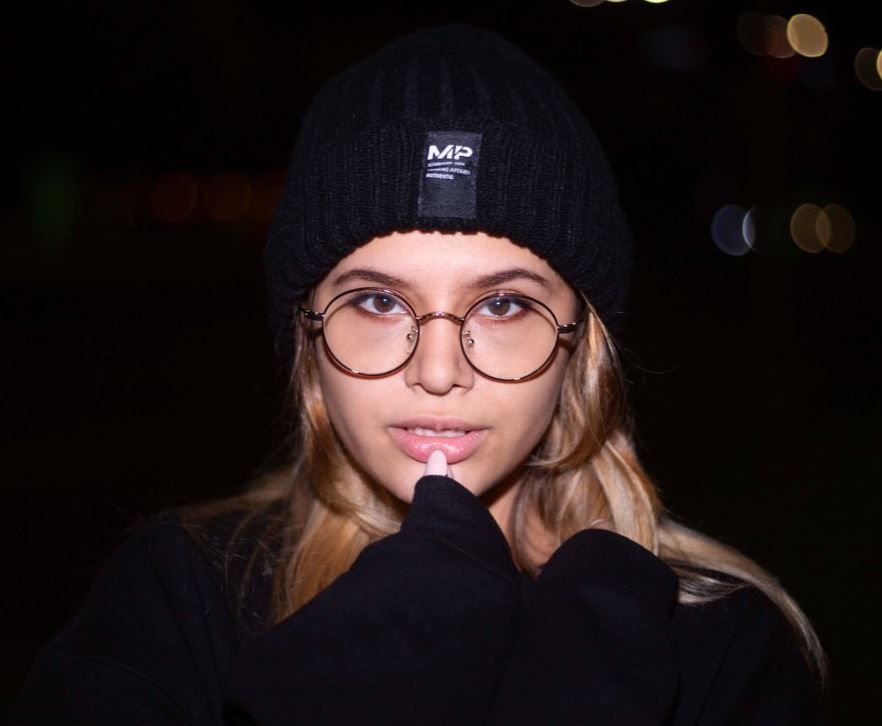 Diana Bulimar de nerecunoscut. O fotografie &icirc;n care pozează topless i-a cucerit pe fani