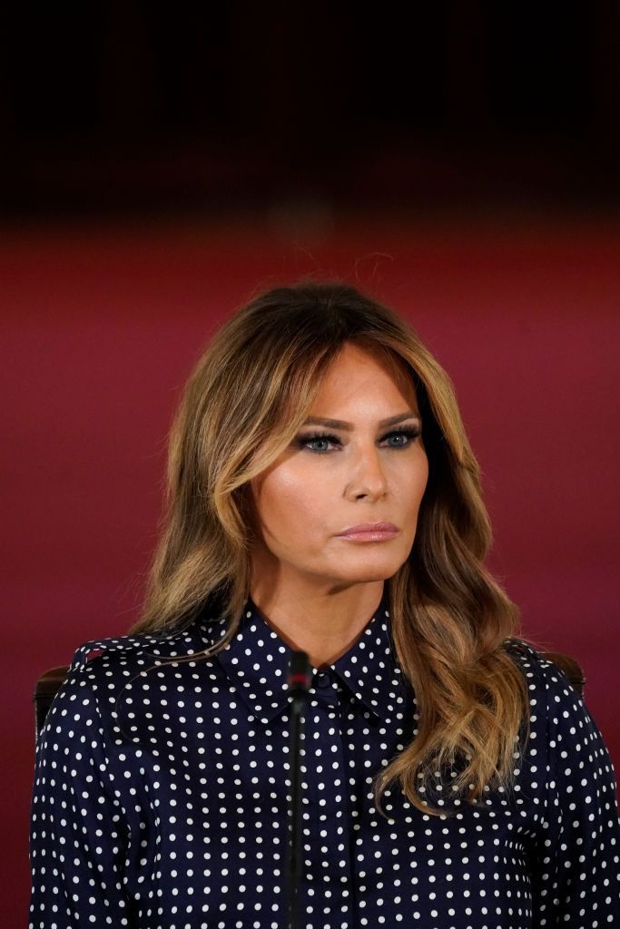 Melania Trump, la brațul altui bărbat, &icirc;n plin zvon că divorțează de Donald Trump