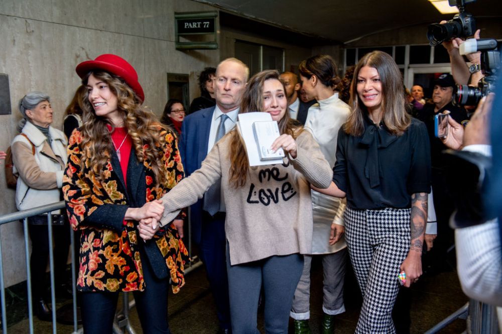 Harvey Weinstein a mai scăpat de o acuzație de agresiune sexuală și cere să fie pus &icirc;n libertate