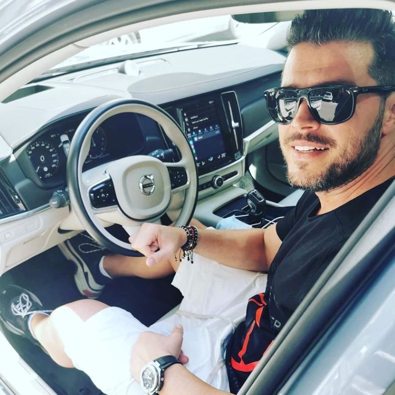 Victor Slav, pus la zid pe Internet din cauza iubitei. &bdquo;O copiază pe Bianca&rdquo;