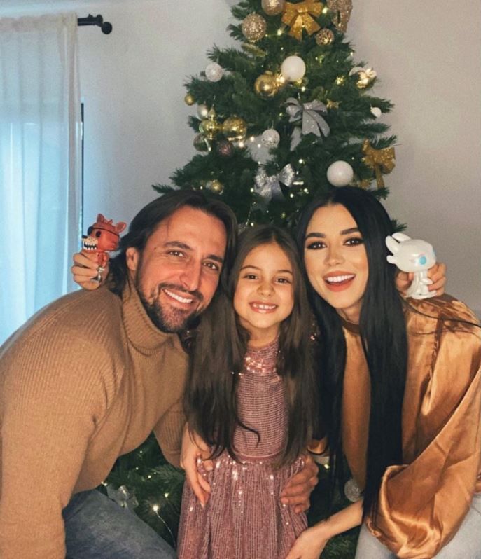 Ce fetiță frumoasă are actorul Denis Ștefan. Poze rare de familie arată c&acirc;t de mult &icirc;i seamănă