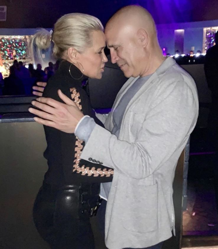 Yolanda Hadid, mai &icirc;ndrăgostită ca niciodată! Cum arată milionarul care o face fericită pe mama topmodelelor Bella și Gigi Hadid