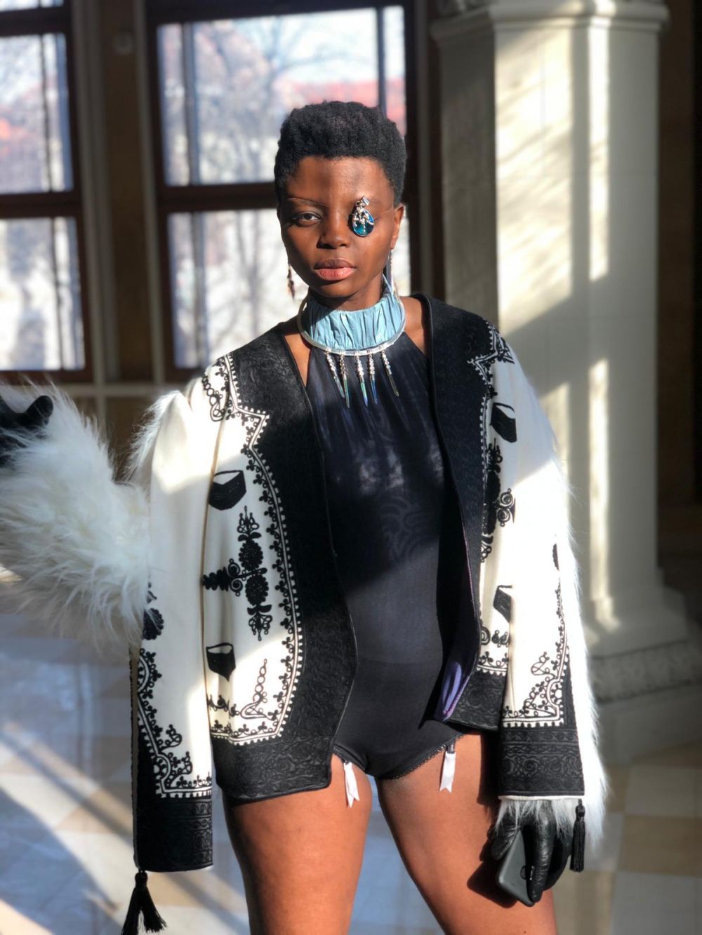 A dus broderiile de la Tismana pe podium, la New York. Designerul Dorin Negrău, colecție online la New York Fashion Week