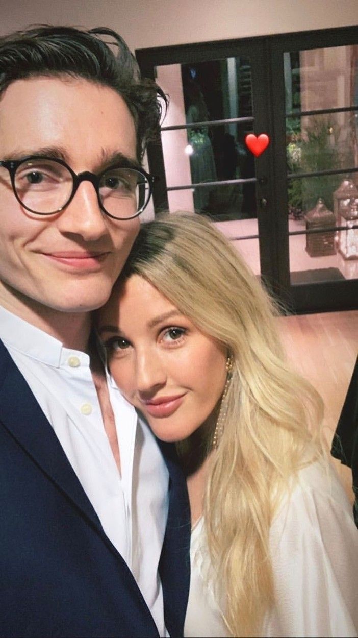 Ellie Goulding a anunțat că este &icirc;nsărcinată, cu doar c&acirc;teva săptăm&acirc;ni &icirc;nainte să nască