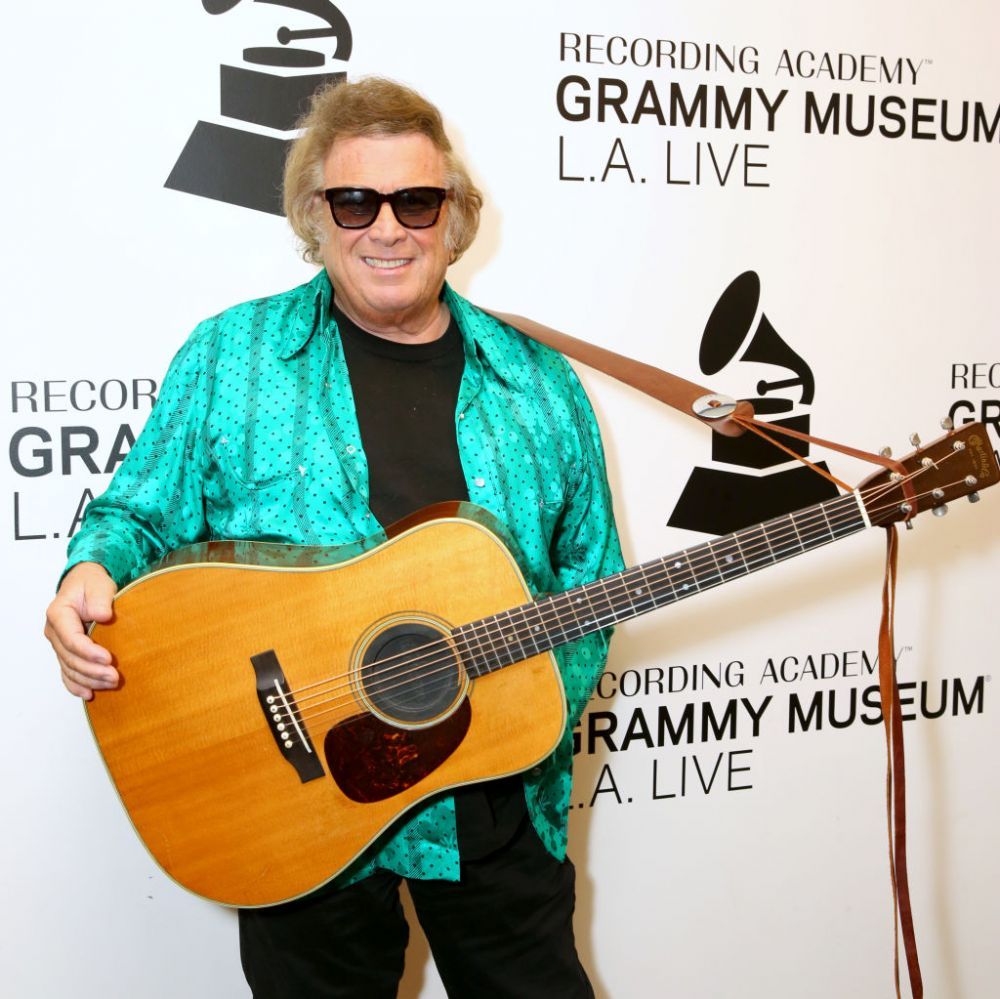 Povești de iubire: Don McLean are iubită cu 48 de ani mai t&acirc;nără și se declară &bdquo;nebun după ea&rdquo;