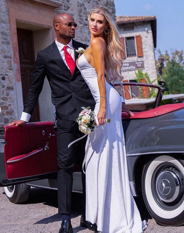 Sunt comparați cu protagoniștii din Bridgerton, pentru sex-appealul lor. Fetița acestui cuplu este de o frumusețe rară