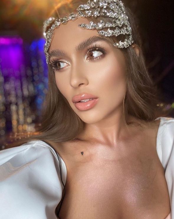 Oana Radu, fotografiată topless după ce a slăbit peste 50 kg! Ce reacție au avut fanii artistei