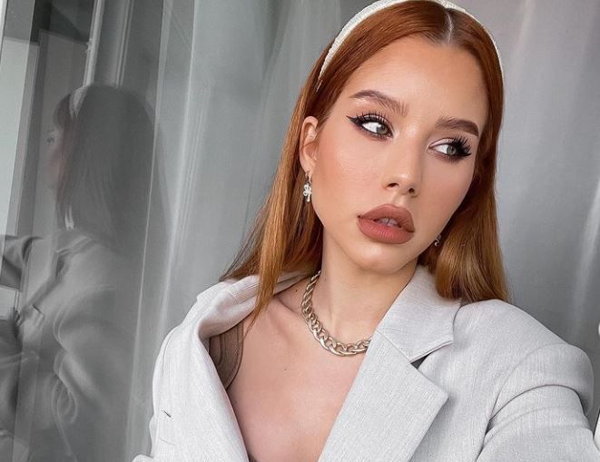 Carmen Grebenișan, apariție incendiară &icirc;n lenjerie intimă transparentă. Cum au comentat fanii influenceriței
