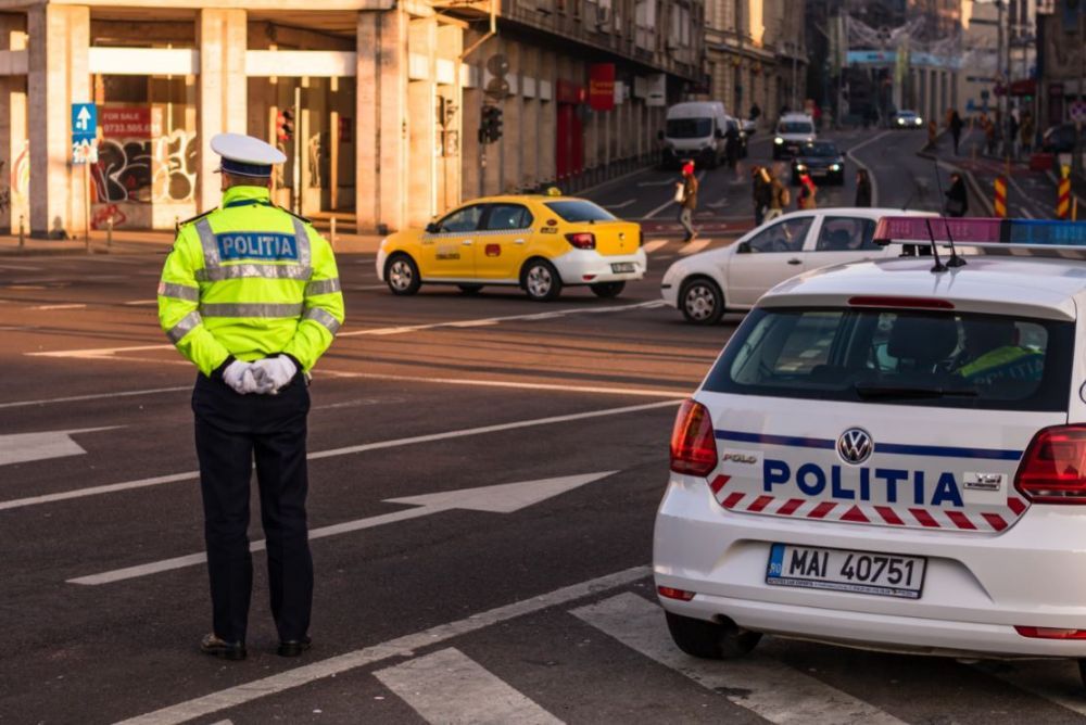 Un polițist a fost prins la pensat &icirc;n timpul serviciului! Ce s-a &icirc;nt&acirc;mplat?