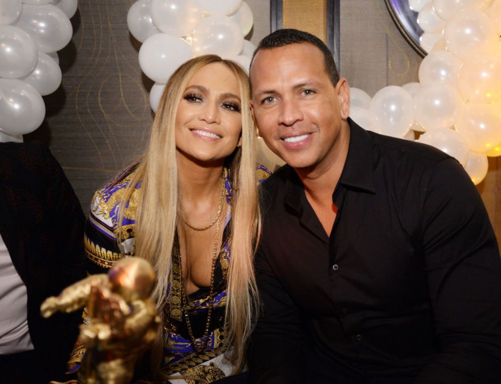 Jennifer Lopez, schimbare de look spectaculoasă. Cum arată vedeta cu părul extrem de lung
