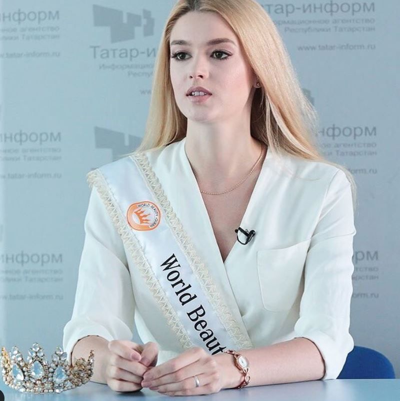 Este considerată cea mai frumoasă jucătoare de volei din lume. Rusoaica Alisa Manyonok este fabuloasă &icirc;n lenjerie intimă
