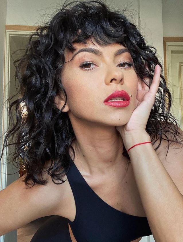 Inna a pozat topless. Imaginea cu care i-a &icirc;nnebunit pe internauți