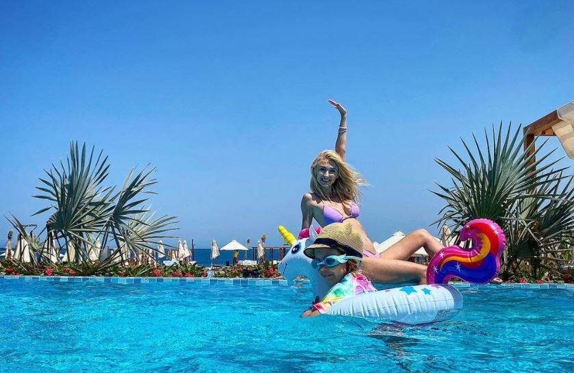 Andreea Bălan, vacanță &icirc;n Egipt &icirc;mpreună cu fiicele sale. &rdquo;Ador să petrecem timp toate trei&rdquo;